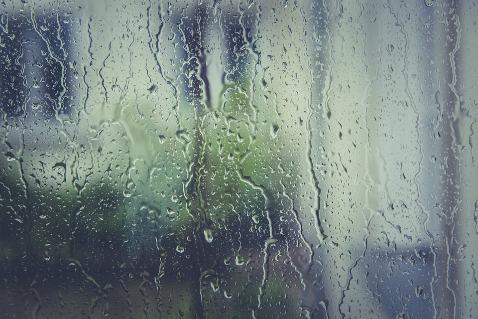 Dážď na skle